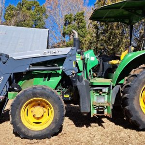 John Deere 6105 M