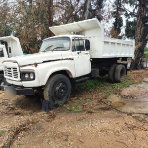 2 x 1989 Nissan 6m³ Tipper