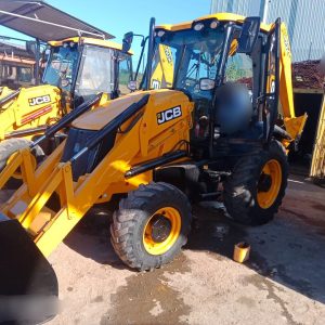 2 x JCB 3CX4