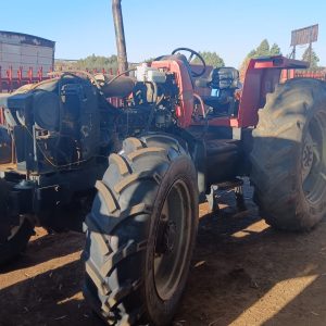 Massey Ferguson 475 4WD