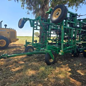 Great Plains 8539 Field Cultivator