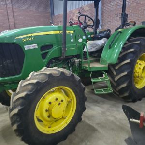 John Deere 5082E
