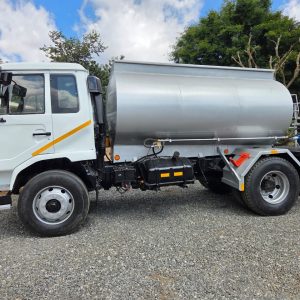 Nissan 8000 Lt Diesel Truck