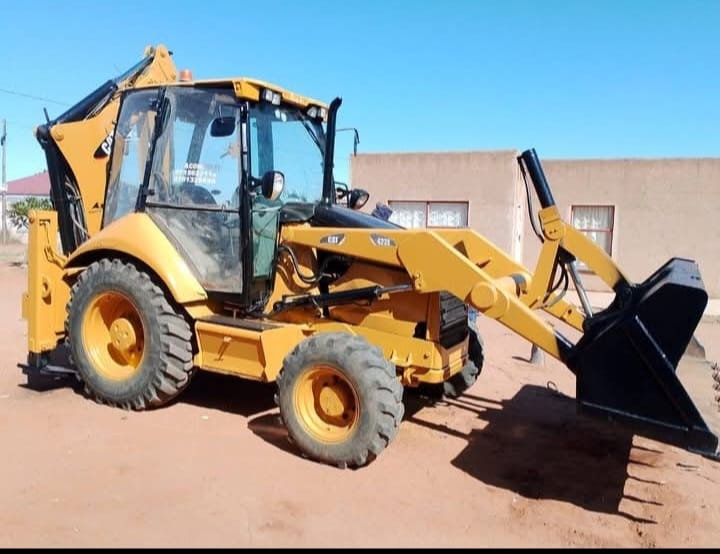 Cat 422E - Farmer Trade