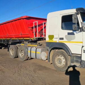 Volvo 440FMX plus 35ton top trailer side tipper
