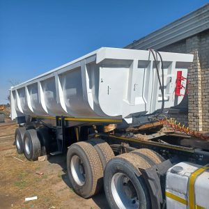 Double axle 16 cube back tipper