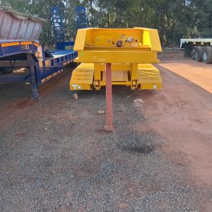 Blue and yellow 40 Ton  Low Bed