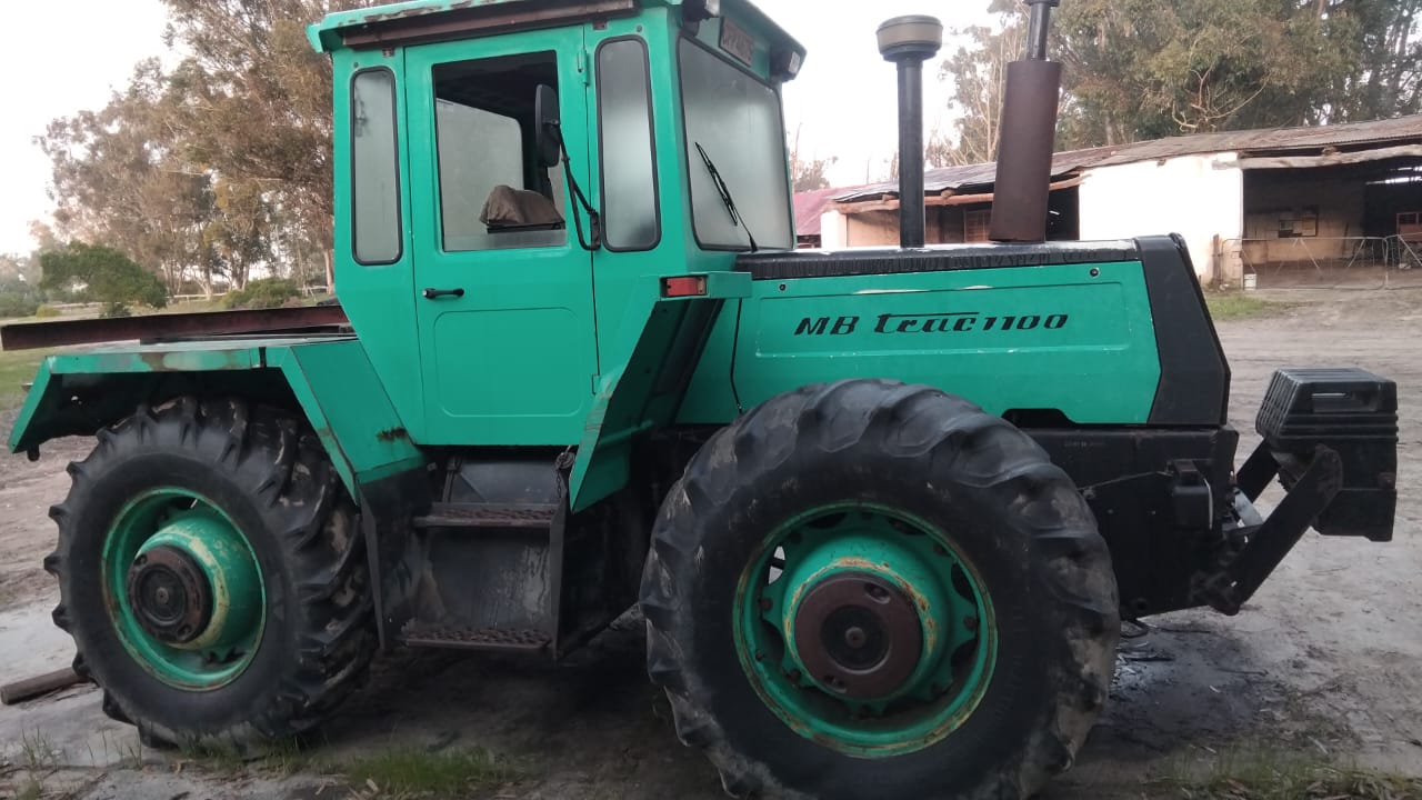 2 x Mercedes Trekkers