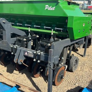 Piket 8 row , 10" no till fine seed planter