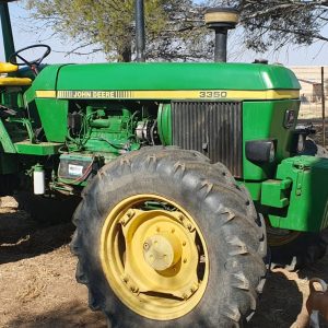 John Deere 3350