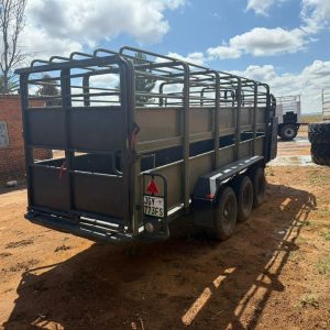 Arwald 6m bees trailer