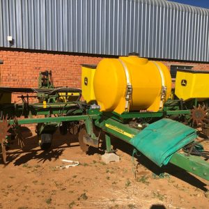 X2 John deere 1750 planters