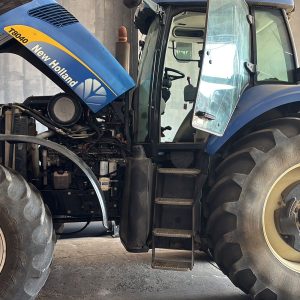 New Holland T8040