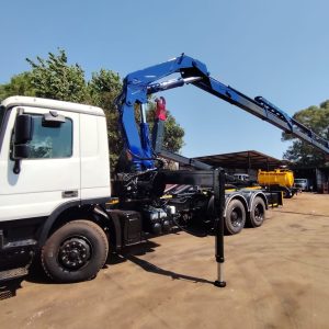 Mercedes 3331 kraan trok