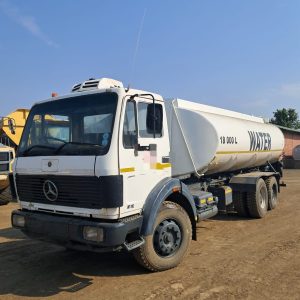 Mercedes 2628 water bowser
