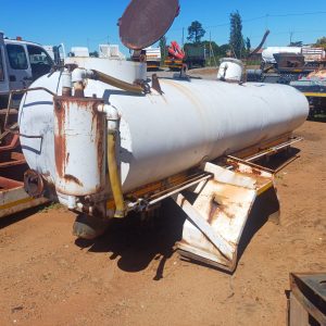 Honey sucker tank to fit on 4 Ton truck