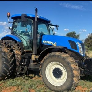 New Holland T7060