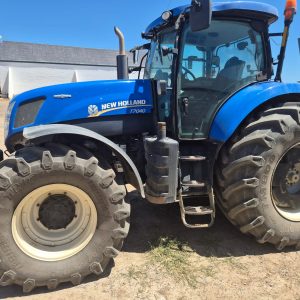 New Holland T7040