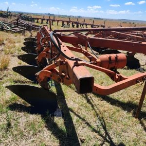 Massey Ferguson ploeg 6 skaar