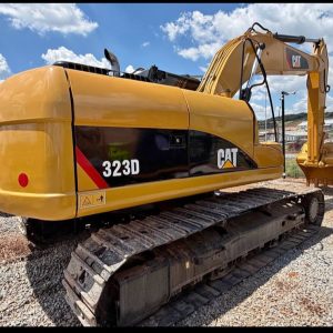 CAT 323D